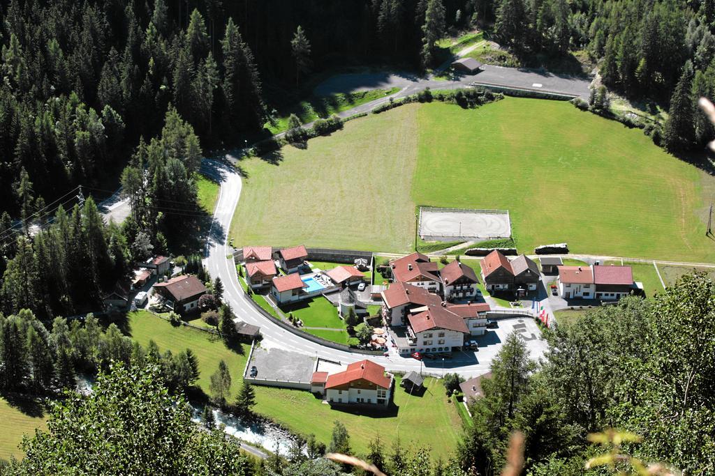 Wellnesshuettendorf Wiese Санкт-Леонгард-ім-Пітцталь Екстер'єр фото